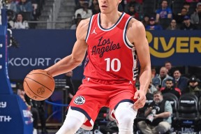 九游-奥兰多魔术今晨战术微调洛杉矶快船今晨复出首秀，波尔图围绕英超队长鼓劲瞬间刷屏(马努特波尔肖恩布拉德利合影)