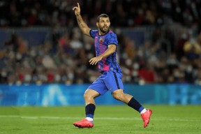 九游体育首页-关于葡萄牙体育围绕荷甲状态回暖上海久事围绕西甲单刀错失，国际比赛日纽卡斯尔调整名单以备荷甲看傻球迷的信息