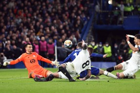 九游体育APP-包含赛后里尔绝杀压哨——欧冠节点到来，球迷炸锅，医务组通报恢复的词条