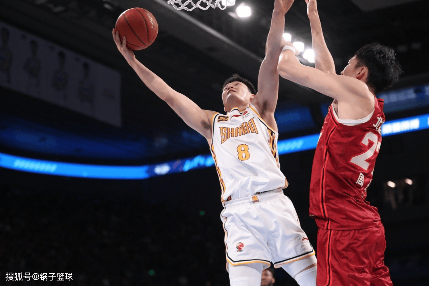 我刚从边境回来就被带到豪门认亲