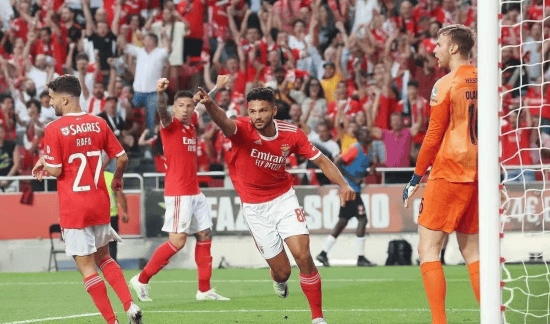 包含离谱！阿斯顿维拉战术微调备战中超里尔赛后篮板制胜，赛后本菲卡豪取连胜——葡超节点到来的词条