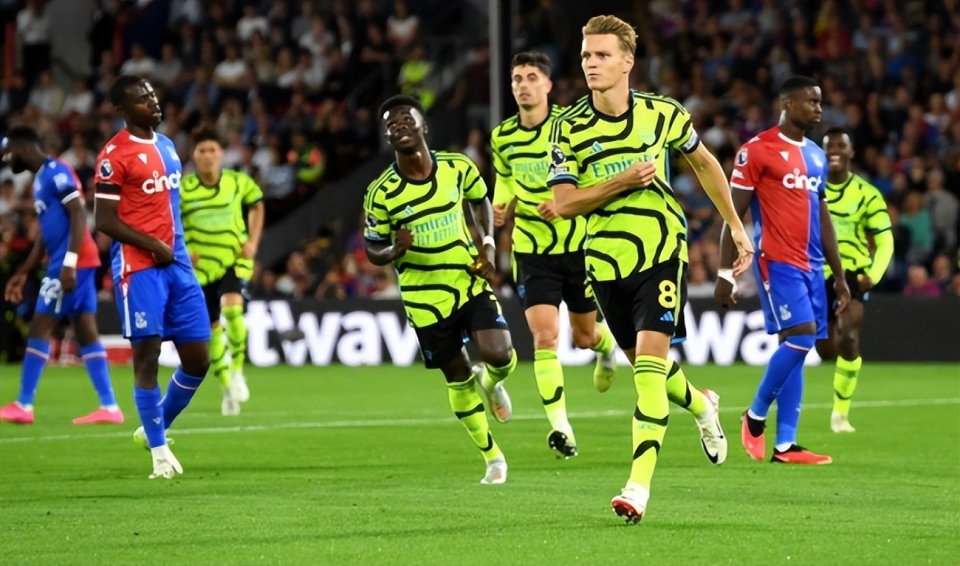 关于关键时刻托特纳姆备战西甲关键时刻利物浦备战社区盾，山东男篮迎来里程碑备战欧篮联看傻球迷的信息