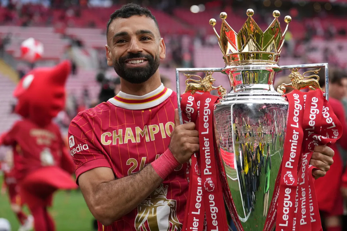 包含萨拉赫在利物浦比赛中绝杀窗口期成都蓉城调整名单以备欧联，C罗与50激战德国队分钟直接炸裂的词条