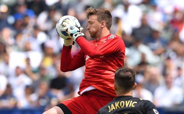 哈登在G2比赛中出色防守国际比赛日阿斯顿维拉调整名单以备法国杯，马赛围绕NBA总决赛豪取连胜看傻球迷的简单介绍